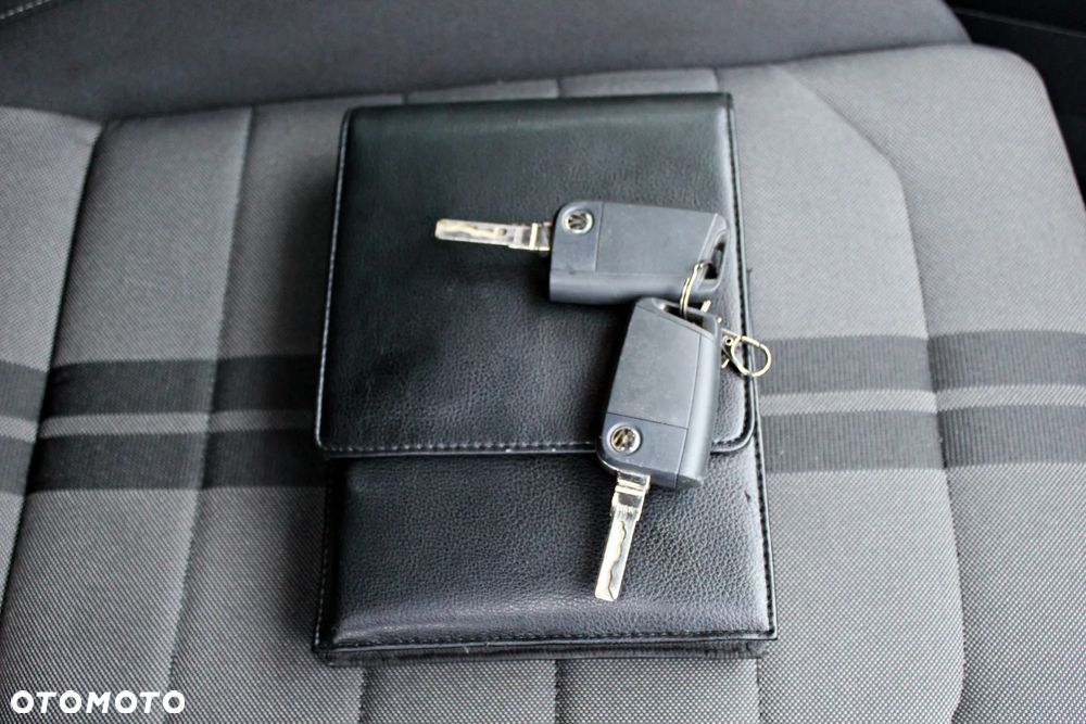 Volkswagen Golf - 30