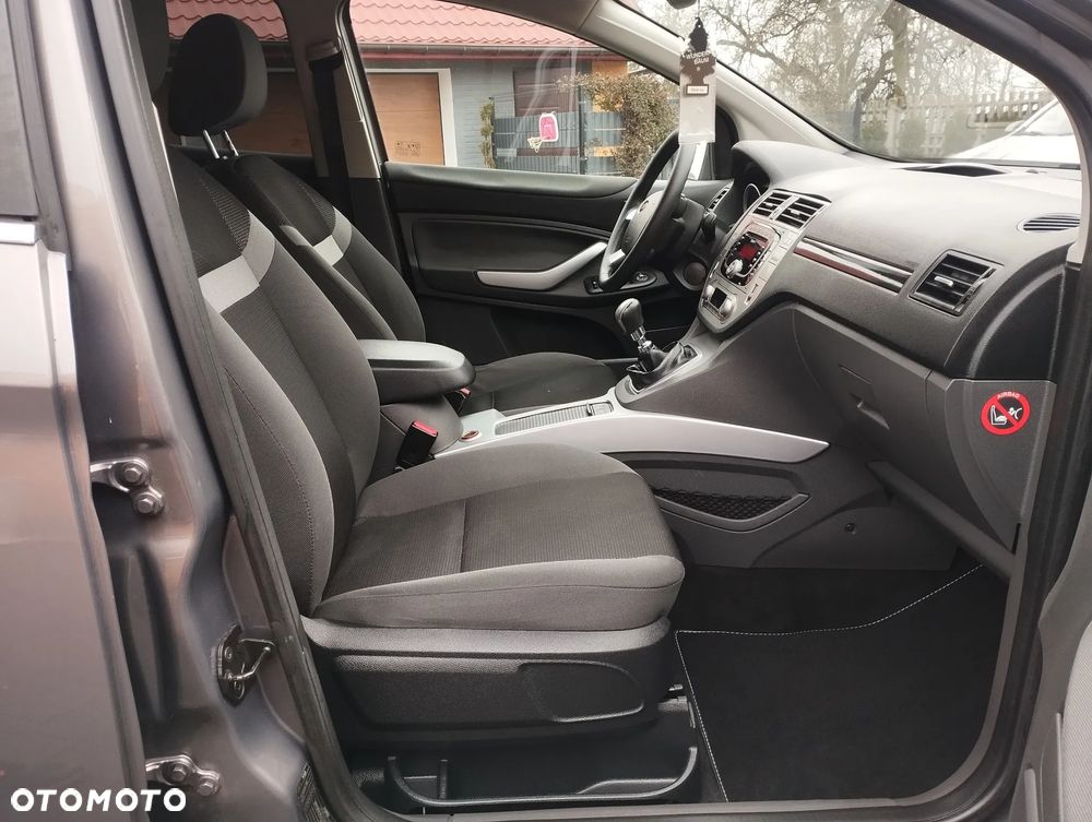 Ford Kuga 2.0 TDCi 2x4 Titanium - 33