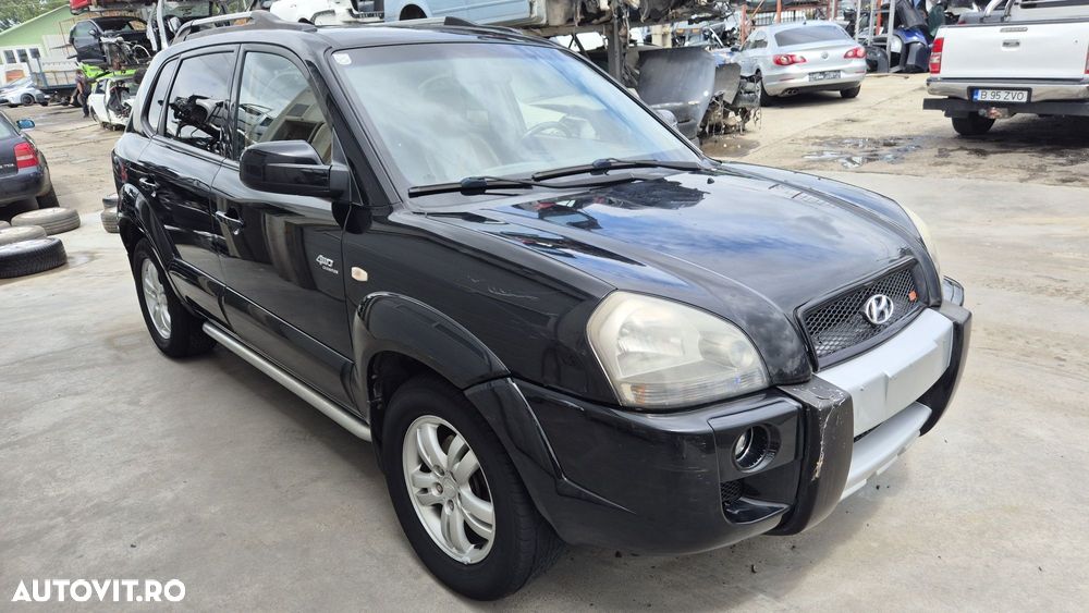 Dezmembram Hyundai Tucson 2.0crdi 2008 Euro 4 Manual 4x4 - 2