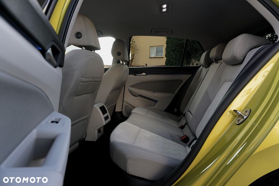 Volkswagen Golf - 25