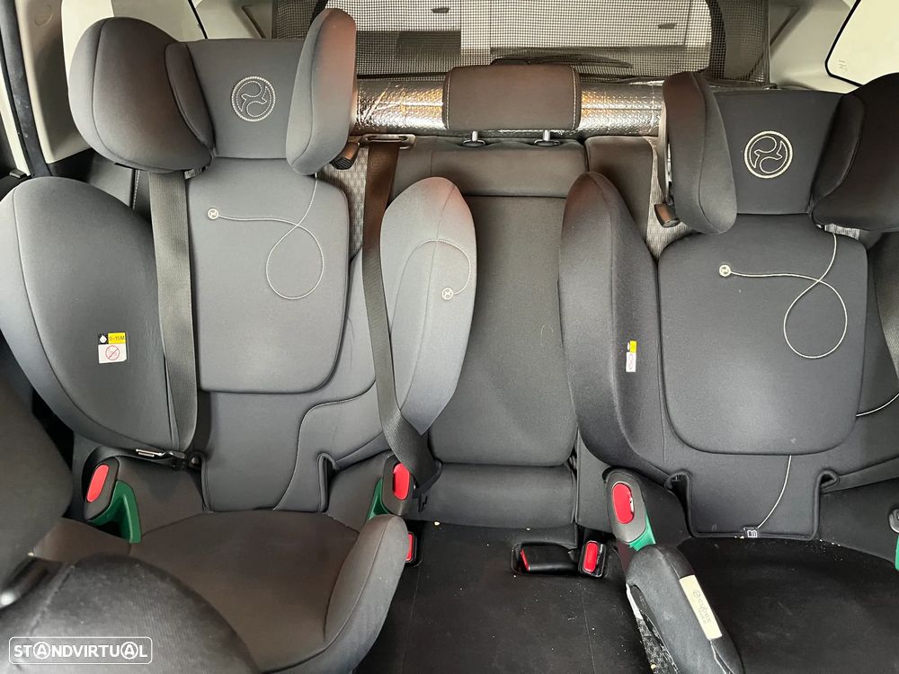 Toyota Auris Touring Sports - 11