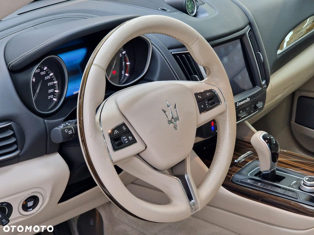 Maserati Levante S - 13