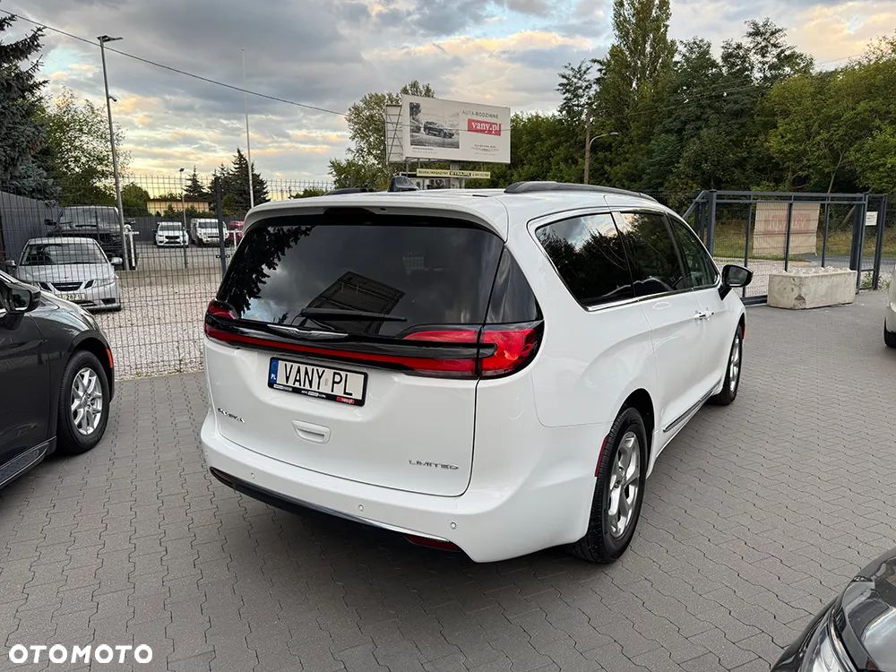 Chrysler Pacifica - 4