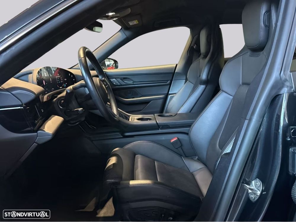 Porsche Taycan Cross Turismo - 18