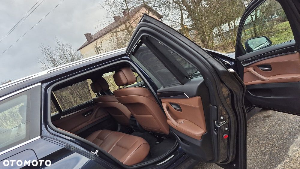 BMW Seria 5 520i Luxury Line - 12