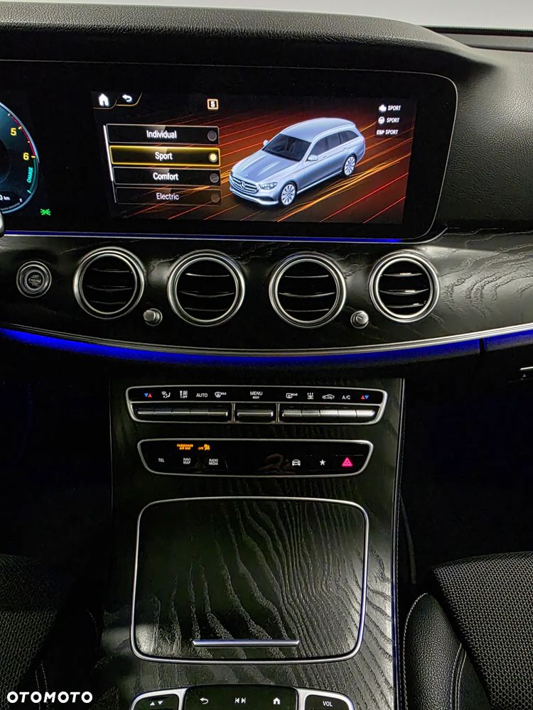 Mercedes-Benz Klasa E 300 de 4-Matic Exclusive - 15