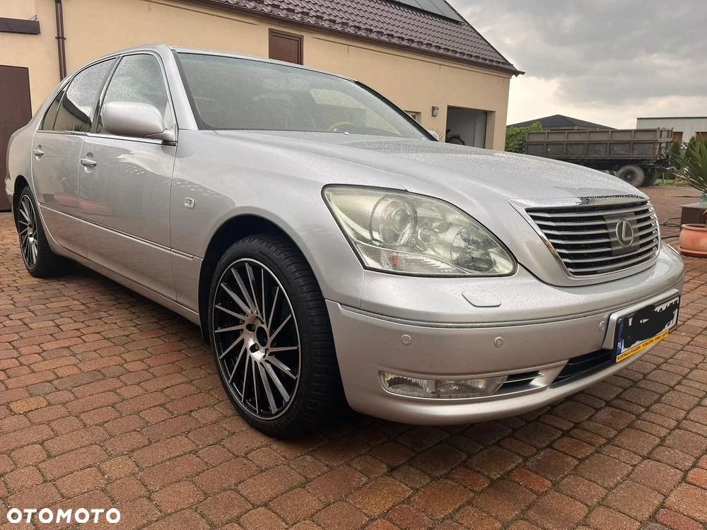Lexus LS - 3