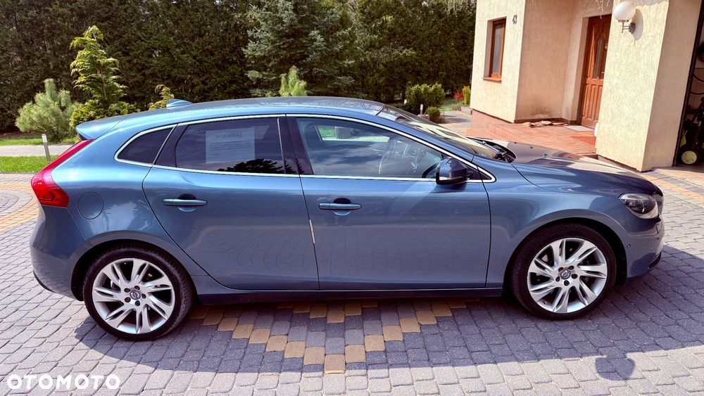 Volvo V40 D4 R-Design Summum - 1