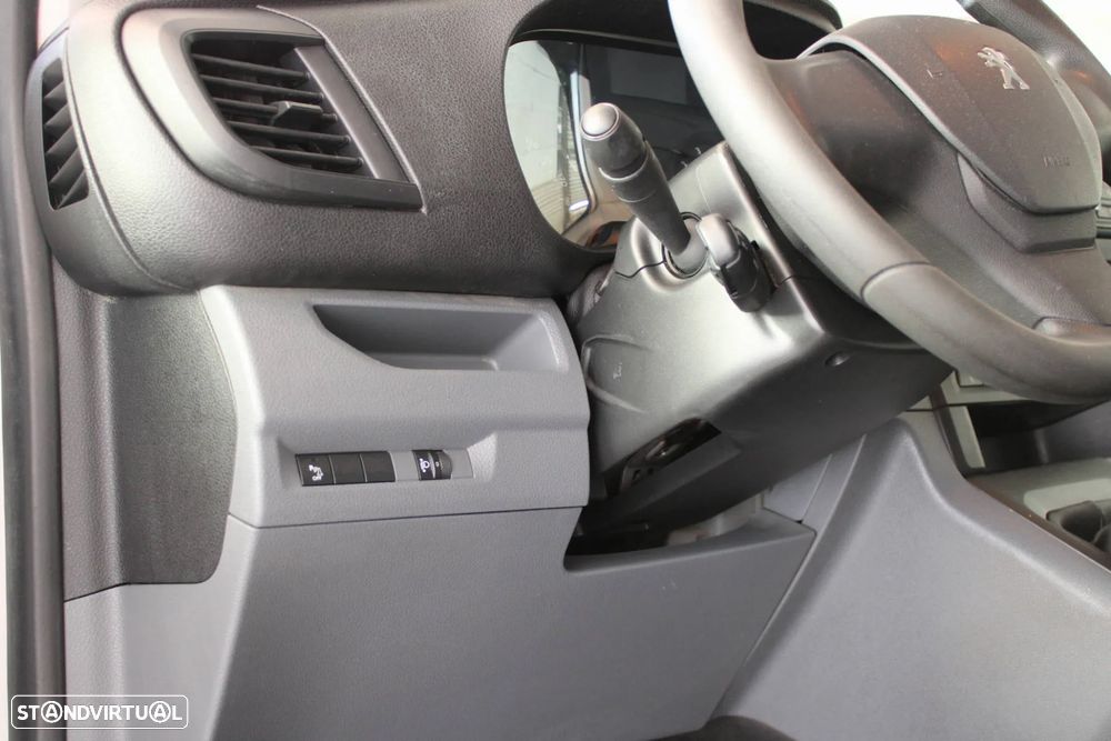 Peugeot Expert 1.5 Bluehdi Premium 6 lugares - 8