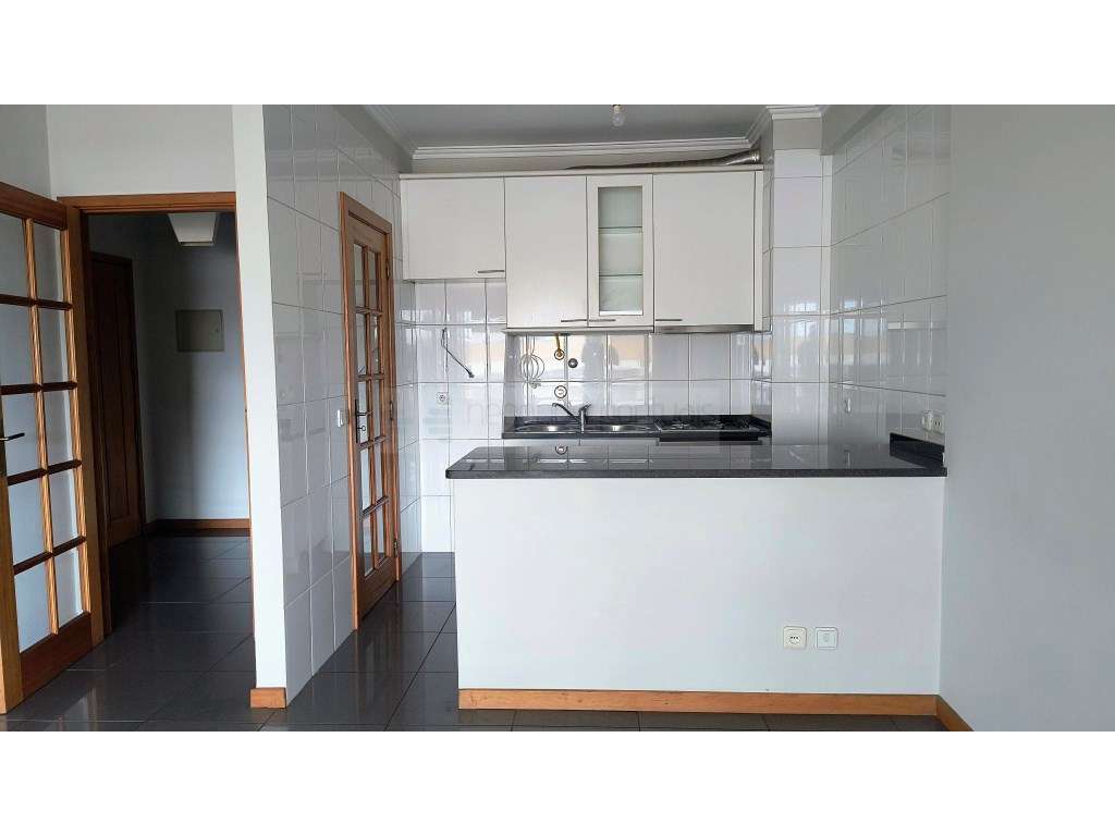Apartamento T1 com Varanda e Garagem Individual - São Vicente, Braga - Grande imagem: 3/14