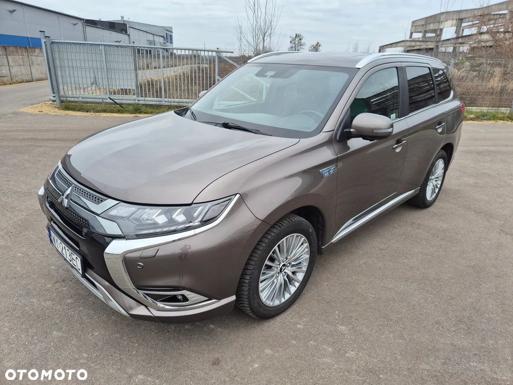 Mitsubishi Outlander Instyle + - 3