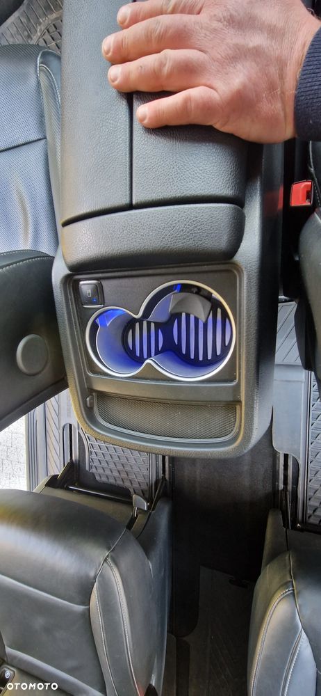 Mercedes-Benz Klasa V - 9