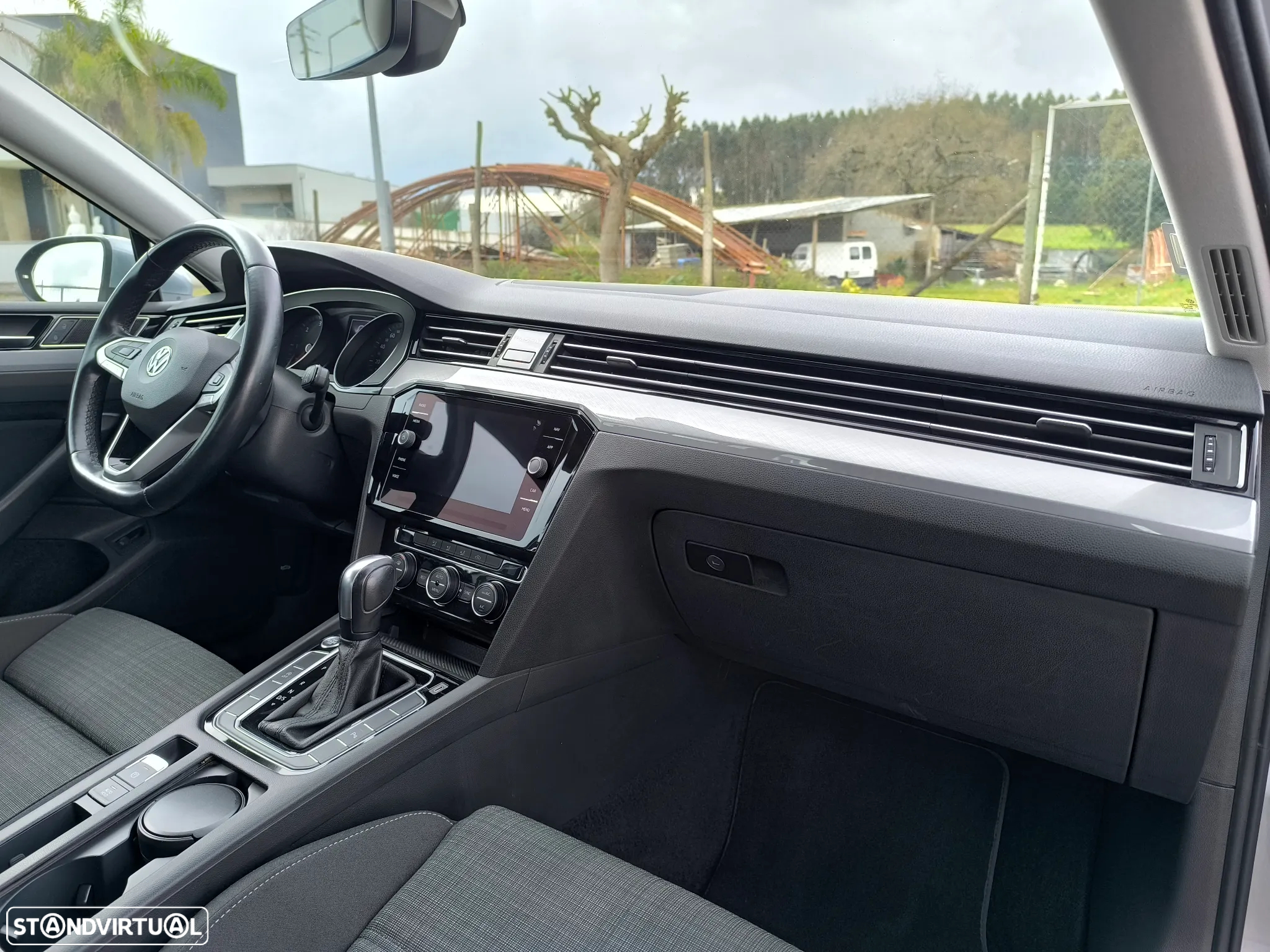 VW Passat Variant 2.0 TDi Business DSG - 21