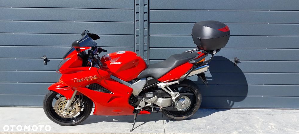 Honda VFR - 2