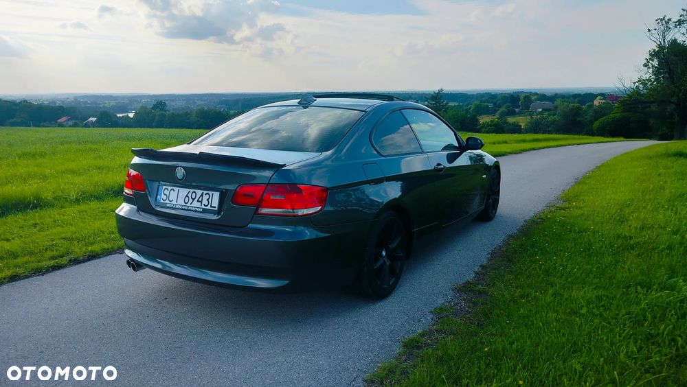 BMW Seria 3 330i - 5