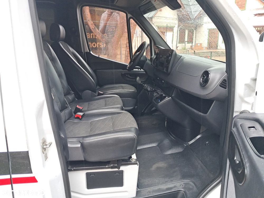 Mercedes-Benz Sprinter 907.221 - 19