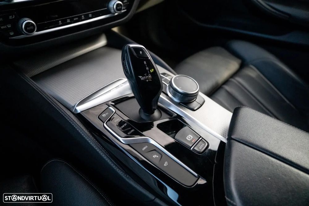 BMW 530 e iPerformance Pack M - 19