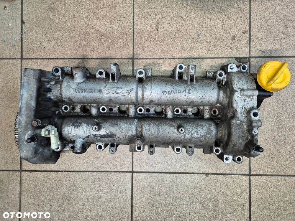 POKRYWA GŁOWICY WAŁKI ROZRZĄDU  OPEL COMBO D FIAT DOBLO 3 III 11r. 1.6 CDTI