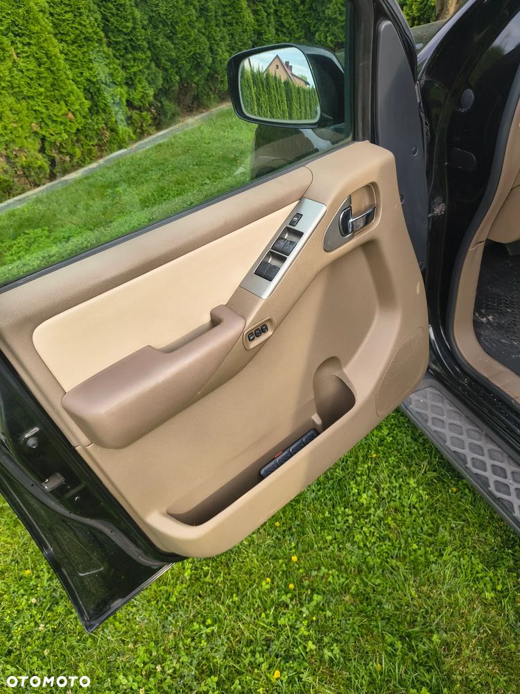 Nissan Pathfinder 2.5 DCi Elegance - 14
