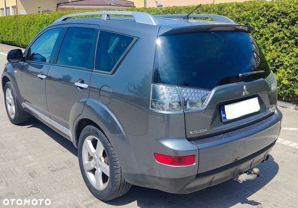 Mitsubishi Outlander - 4