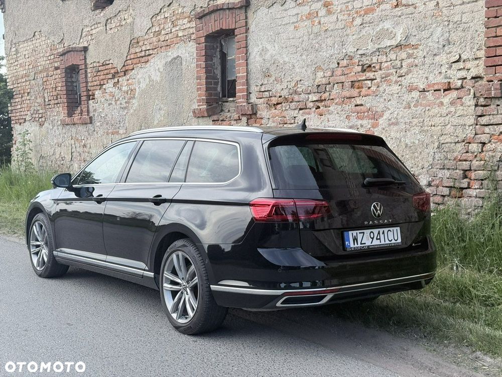 Volkswagen Passat Variant 2.0 TDI 4Mot Elegance DSG - 36