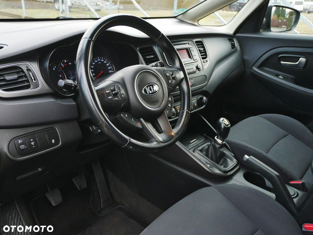 Kia Carens - 14