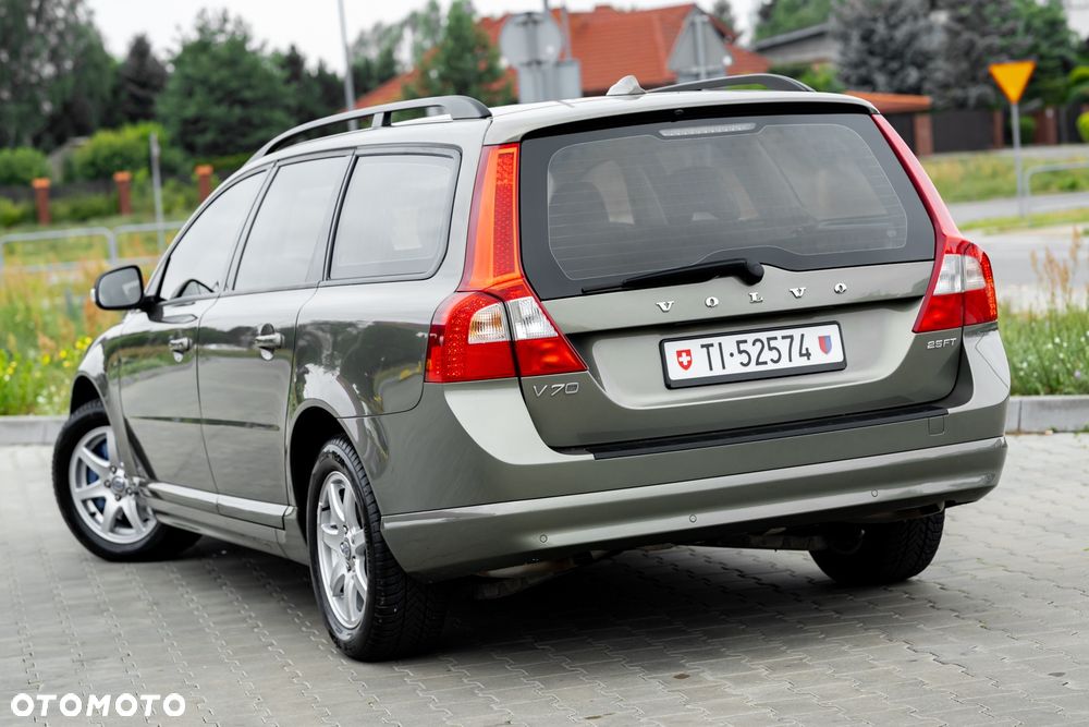 Volvo V70 2.5T Summum - 9