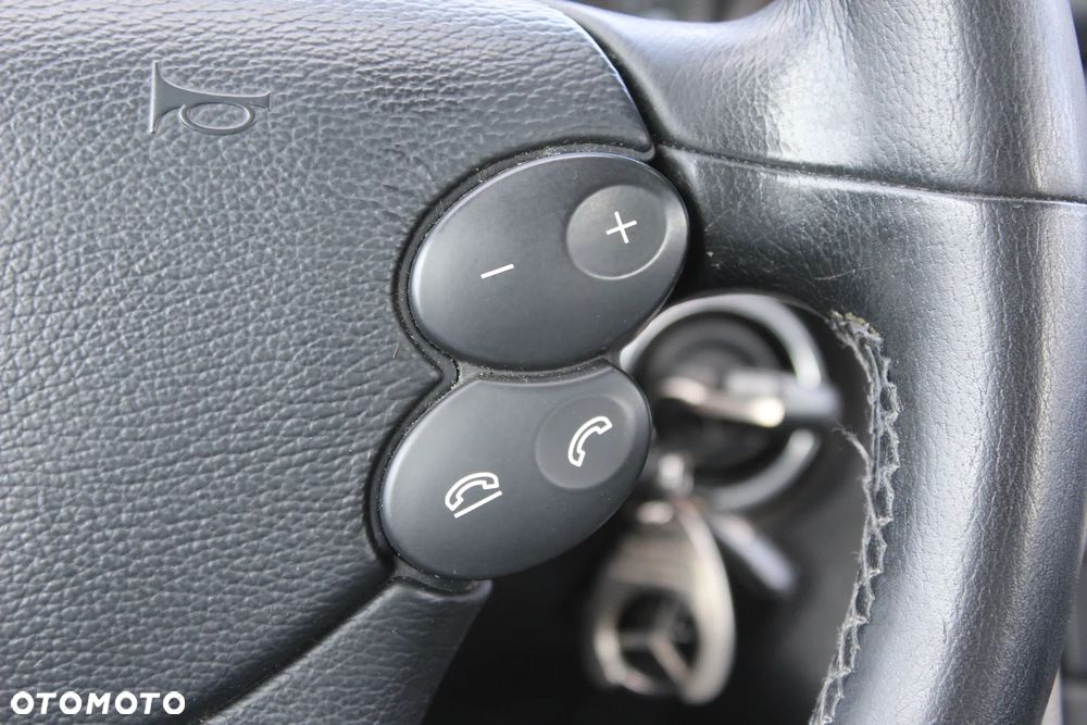 Mercedes-Benz CLK - 16