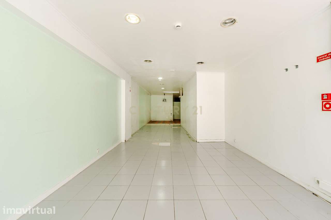 Loja ampla com 120 m² na Avenida Heliodoro Salgado, Almada - Grande imagem: 3/18