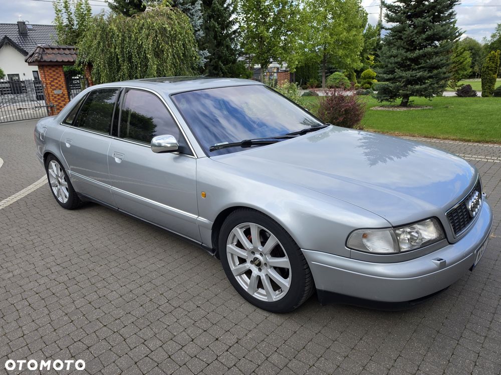 Audi A8 - 4