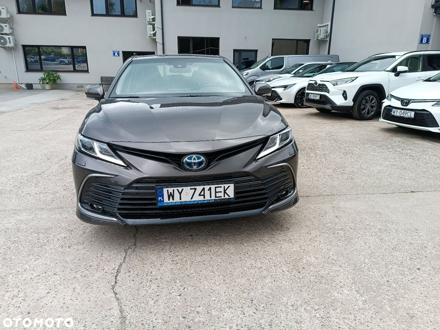 Toyota Camry - 2