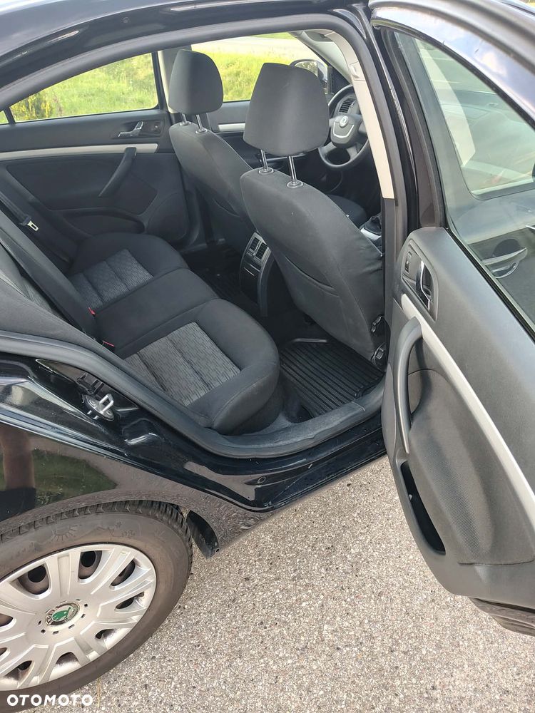 Skoda Octavia 1.6 Ambition - 7