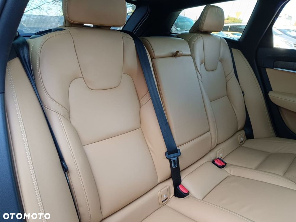 Volvo V90 Cross Country - 25