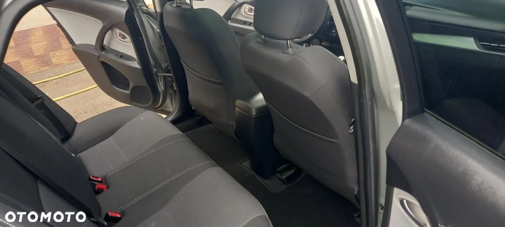 Toyota Avensis 1.8 Business Edition - 13