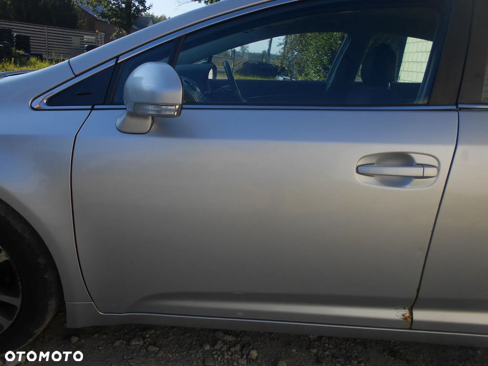 TOYOTA AVENSIS TR D-4D T27 2011-2015R LIFT  KOD LAKIERU 1F7 SILVER 2.0D4D 126KM SILNIK SKRZYNIA BLOTNIK DZWI MASKA KLAPA ZAWIESZENIE LAMPY WTRYSK WTRYSKI LUSTERKA BAK KOLO ZAPASOWE BELKA KLIMATYZACJA - 17