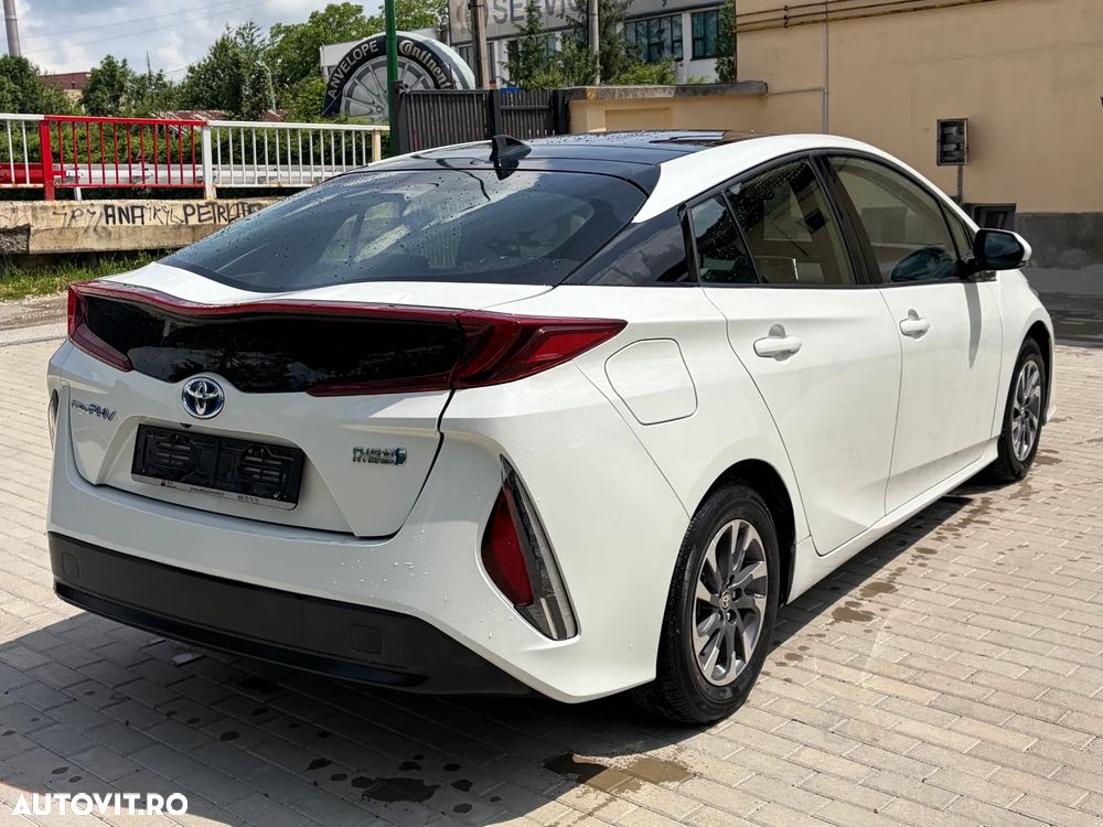 Toyota Prius - 12