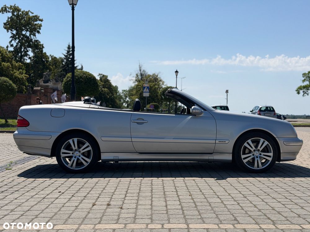 Mercedes-Benz CLK - 23