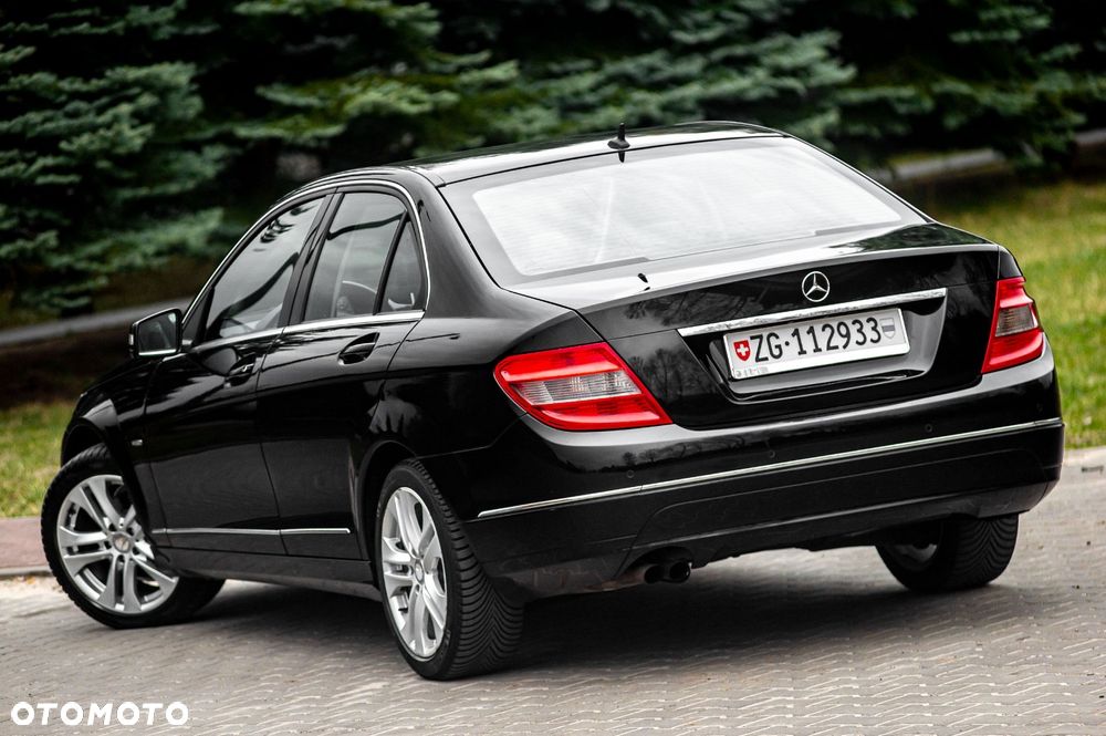 Mercedes-Benz Klasa C 180 BlueEFFICIENCY 7G-TRONIC Avantgarde - 16