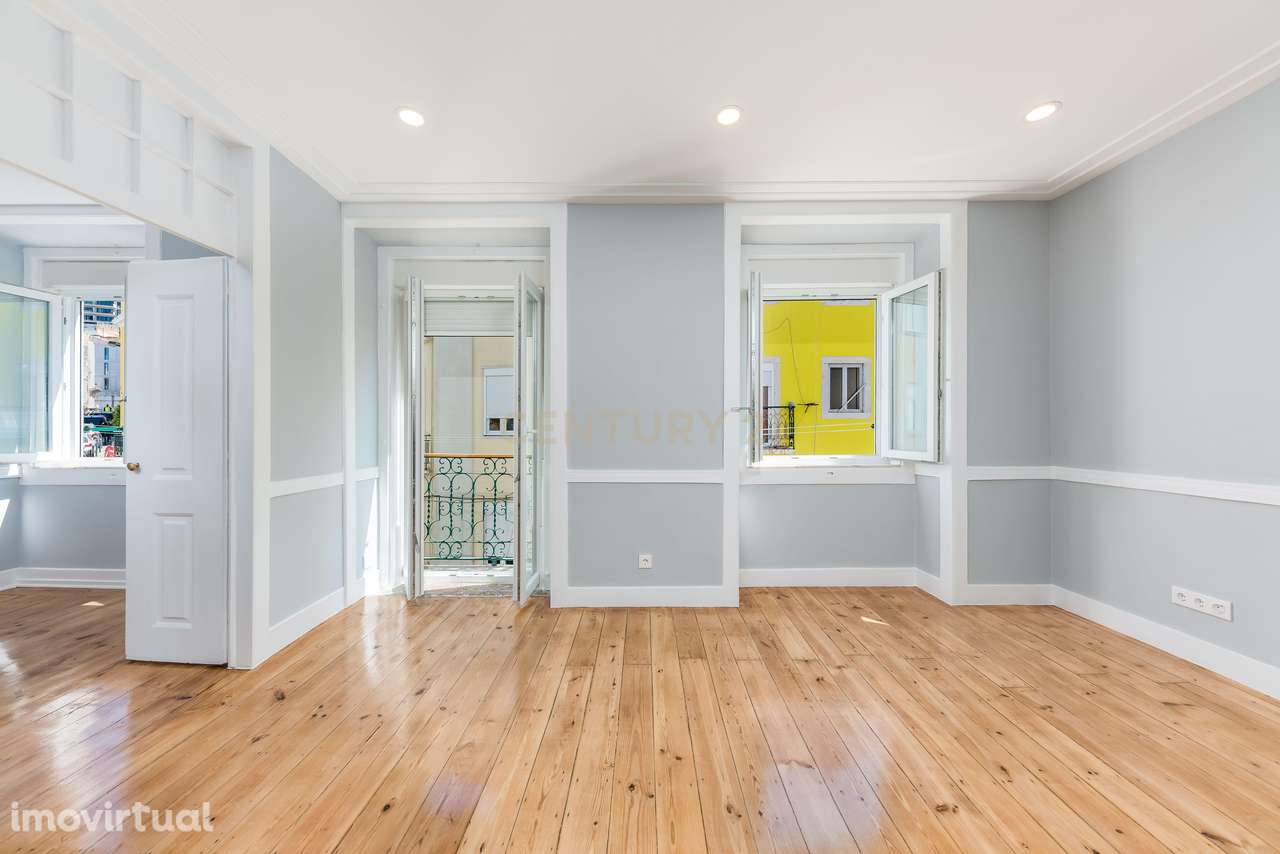 T2 Totalmente Remodelado, a 3 min do Metro e no Coração de Lisboa | La - Grande imagem: 4/29