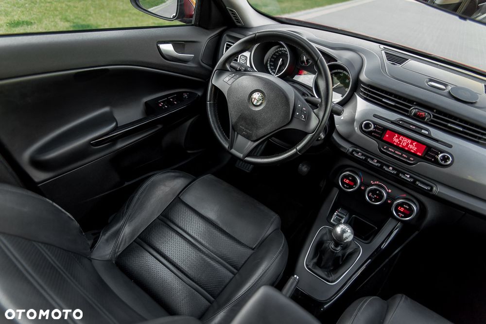 Alfa Romeo Giulietta 1.6 JTDM 16V - 21
