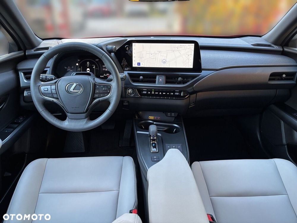 Lexus UX 300h F Sport Design - 5