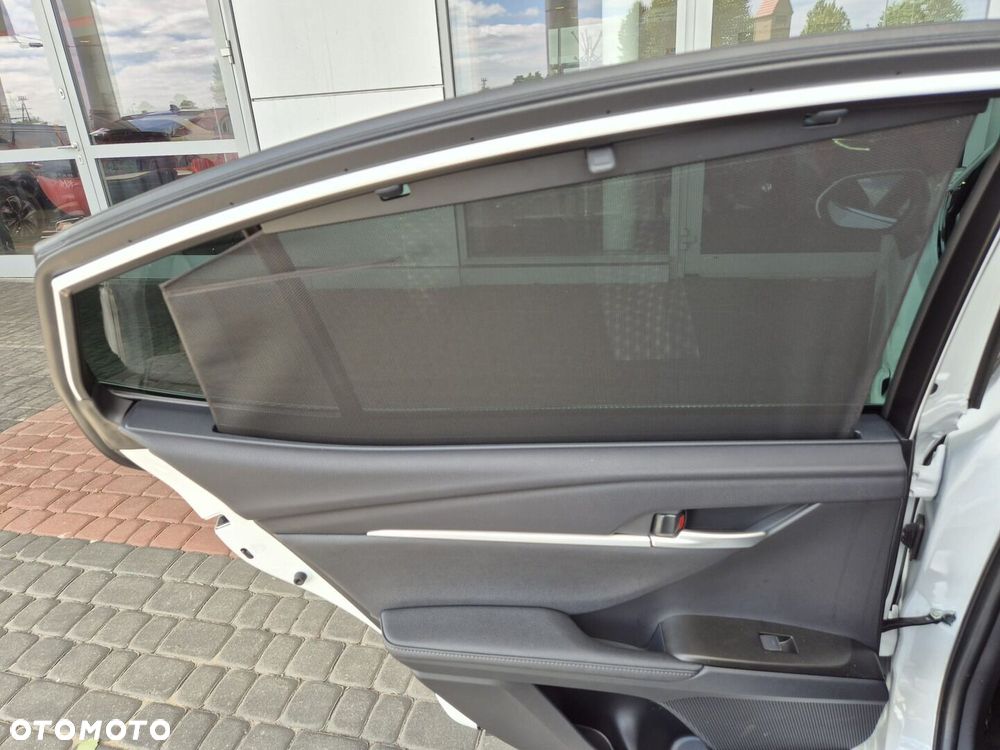 Toyota Camry - 16