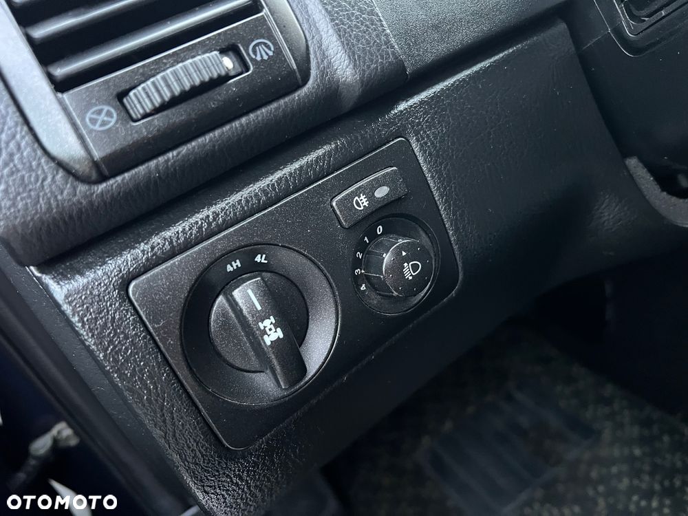 SsangYong/KGM Rexton - 11