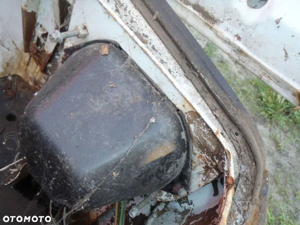 osłona nakładka zaślepka plastik lampy wlot pokrywa fiat 126p maluch - 2