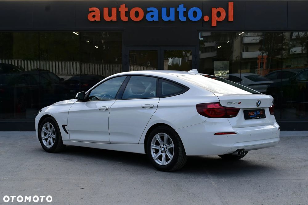 BMW Seria 3 320i Advantage sport - 21
