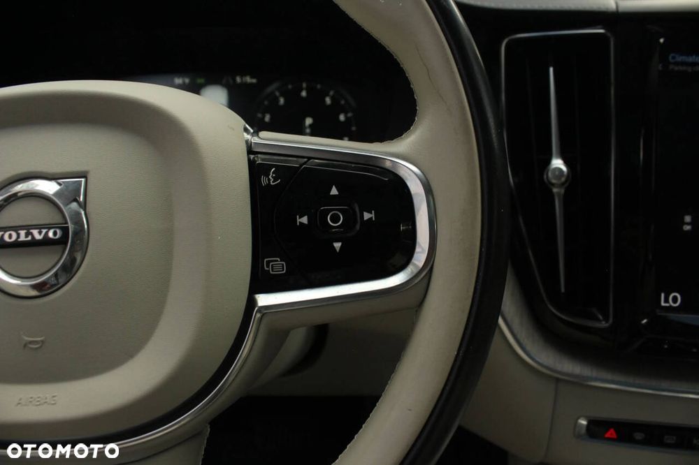 Volvo XC 60 - 31
