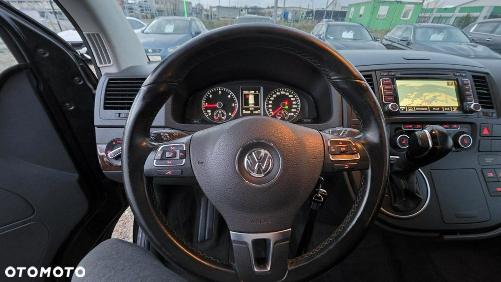 Volkswagen Multivan - 13