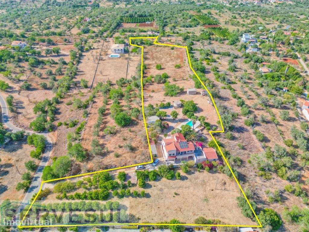 Espaçosa propriedade de 16,600m² com casa de 7 quartos, piscina e v... - Grande imagem: 3/42