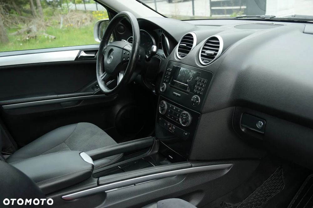 Mercedes-Benz ML - 19