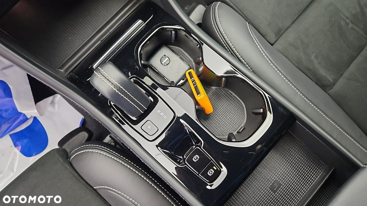 Volvo XC 40 T5 Plug-In Hybrid R-Design - 18